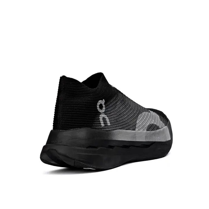 On Cloudboom Strike LS black