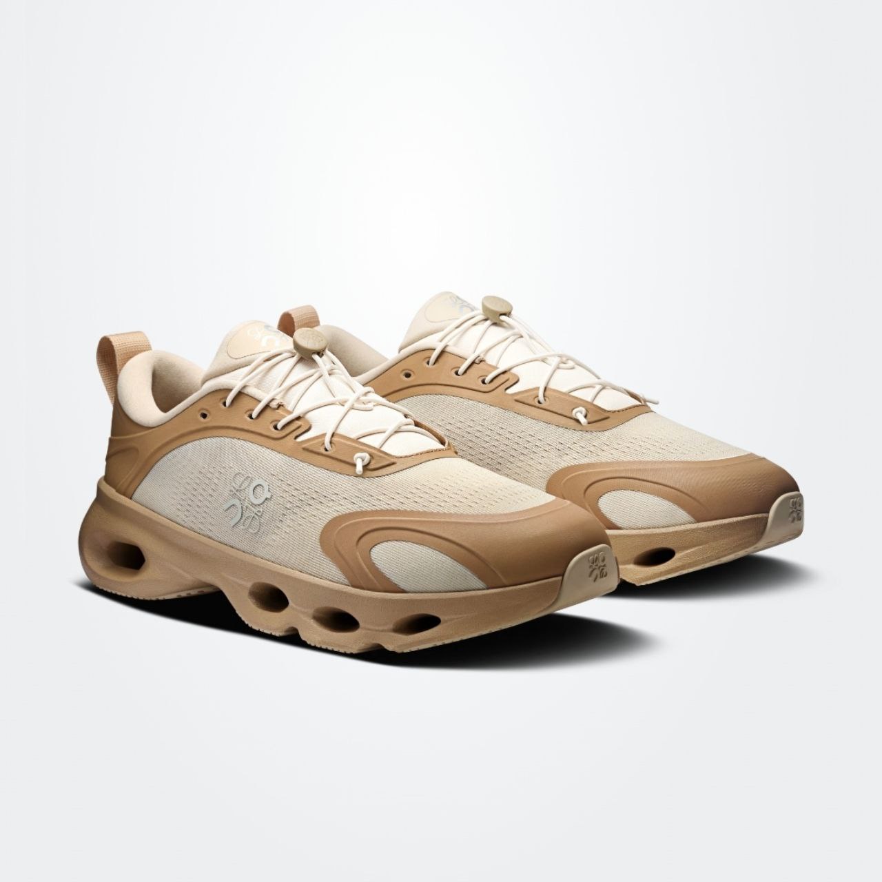 ON cloudsolo loewe Dark sand 'cream'