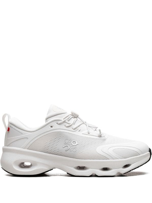 ON Cloudsolo loewe 'White'